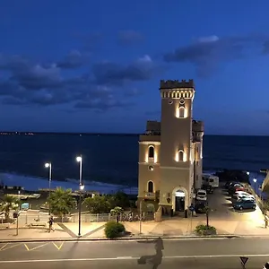 Отель Castello Miramare